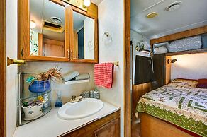 Yuma Getaway w/ Pool Access, 5 Mi to Lutes Casino!