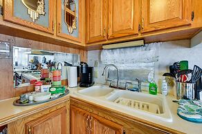 Yuma Getaway w/ Pool Access, 5 Mi to Lutes Casino!