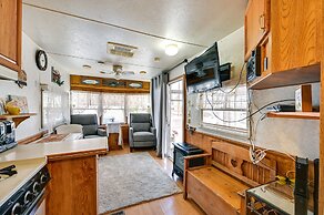 Yuma Getaway w/ Pool Access, 5 Mi to Lutes Casino!