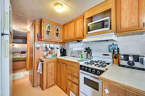 Yuma Getaway w/ Pool Access, 5 Mi to Lutes Casino!