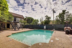 Stylish Condo w/ Pool in Knox Henderson!