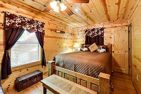 Broken Bow Rental Cabin w/ Outdoor Fireplace!