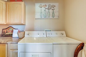 2 Mi to Lake: Apt w/ Balcony in Payson!