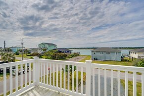 Topsail Beach Vacation Rental: Steps to Shore!