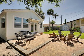 Chic Coastal Cottage w/ Fire Pit: Walk to Pier!