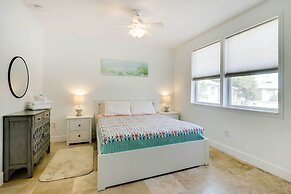 St Augustine Cottage w/ Fire Pit - Walk to Pier!