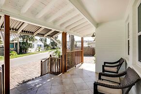 St Augustine Cottage w/ Fire Pit - Walk to Pier!