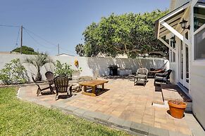 St Augustine Cottage w/ Fire Pit - Walk to Pier!