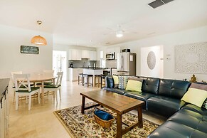 St Augustine Cottage w/ Fire Pit - Walk to Pier!