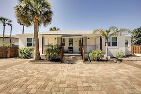 St Augustine Cottage w/ Fire Pit - Walk to Pier!
