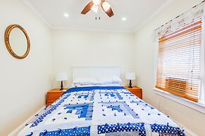 Point Lookout Cottage - Walk to Beach!