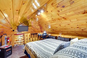 Cozy Upstate New York Getaway w/ Fire Pit!