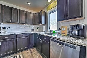 Boho Mountain Home Escape, Walk to Marina!