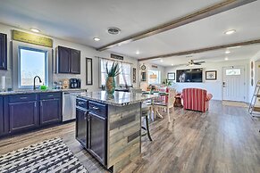 Boho Mountain Home Escape, Walk to Marina!