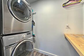 Boho Mountain Home Escape, Walk to Marina!