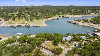 Updated Texas Tiny Home Rental on Lake Travis