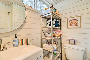 Updated Texas Tiny Home Rental on Lake Travis