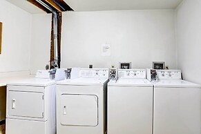 Pierre Vacation Rental - 9 Mi to Oahe Dam!