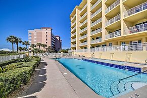 Gulf Shores Condo w/ Pool View: Walk to Beach!