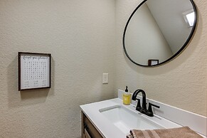 Smoky Mountain Cabin Rental: Game Room, Fire Pit!