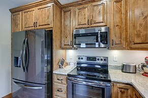 Smoky Mountain Cabin Rental: Game Room, Fire Pit!