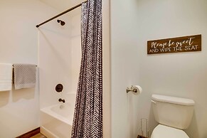 Vacation Rental Cabin Near Lake Arbutus!
