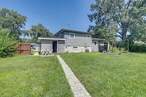 Portage Studio: 11 Miles to Indiana Dunes!
