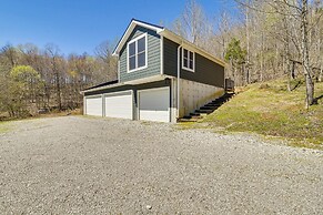 Cozy Lewisburg Getaway w/ Deck + Lake Access!