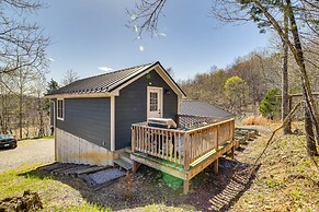 Cozy Lewisburg Getaway w/ Deck + Lake Access!