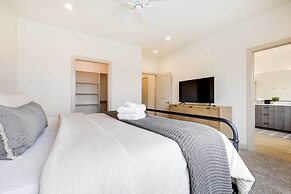 Modern Santa Clara Vacation Rental w/ Patio