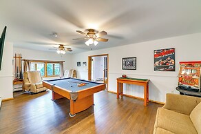 New York Retreat - Furnished Deck & Mountain Views