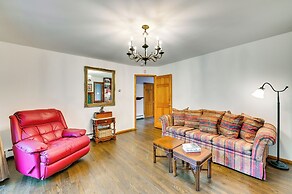 New York Retreat - Furnished Deck & Mountain Views