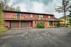 New York Retreat - Furnished Deck & Mountain Views