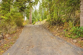 Rustic Gotham Bay Cabin on Lake Coeur D'alene