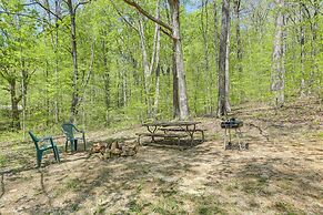 Comfy Taswell Cabin Rental - Community Amenities!