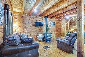 Comfy Taswell Cabin Rental - Community Amenities!