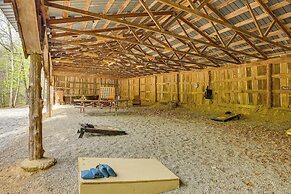Comfy Taswell Cabin Rental - Community Amenities!