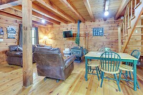 Comfy Taswell Cabin Rental - Community Amenities!