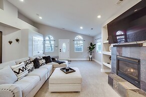 Near Red Rocks: Golden Getaway w/ Deck!