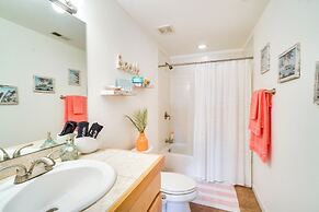 Near Red Rocks: Golden Getaway w/ Deck!