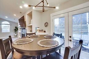 Near Red Rocks: Golden Getaway w/ Deck!