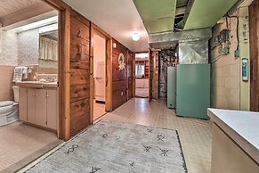 Cozy Hillsdale Home ~ 1 Mi to Baw Beese Lake!