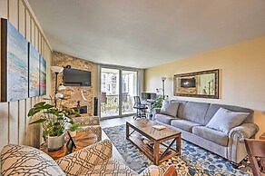 'deja Blue' Oceanside Condo on Beach w/ Pools!