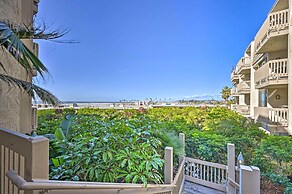 'deja Blue' Oceanside Condo on Beach w/ Pools!