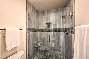 'deja Blue' Oceanside Condo on Beach w/ Pools!