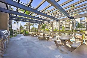 'deja Blue' Oceanside Condo on Beach w/ Pools!