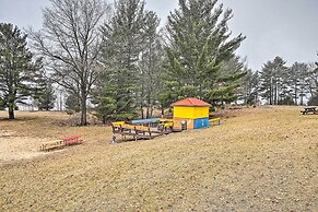 Waterfront Castle Rock Lake Cabin w/ Deck & Grill
