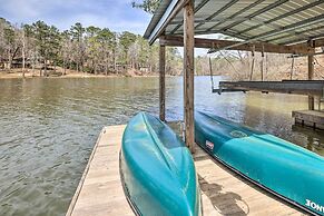 Cozy Studio Cabin in Tallassee w/ Water View!