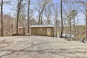 Cozy Studio Cabin in Tallassee w/ Water View!