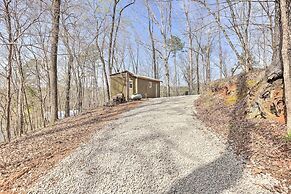 Cozy Studio Cabin in Tallassee w/ Water View!